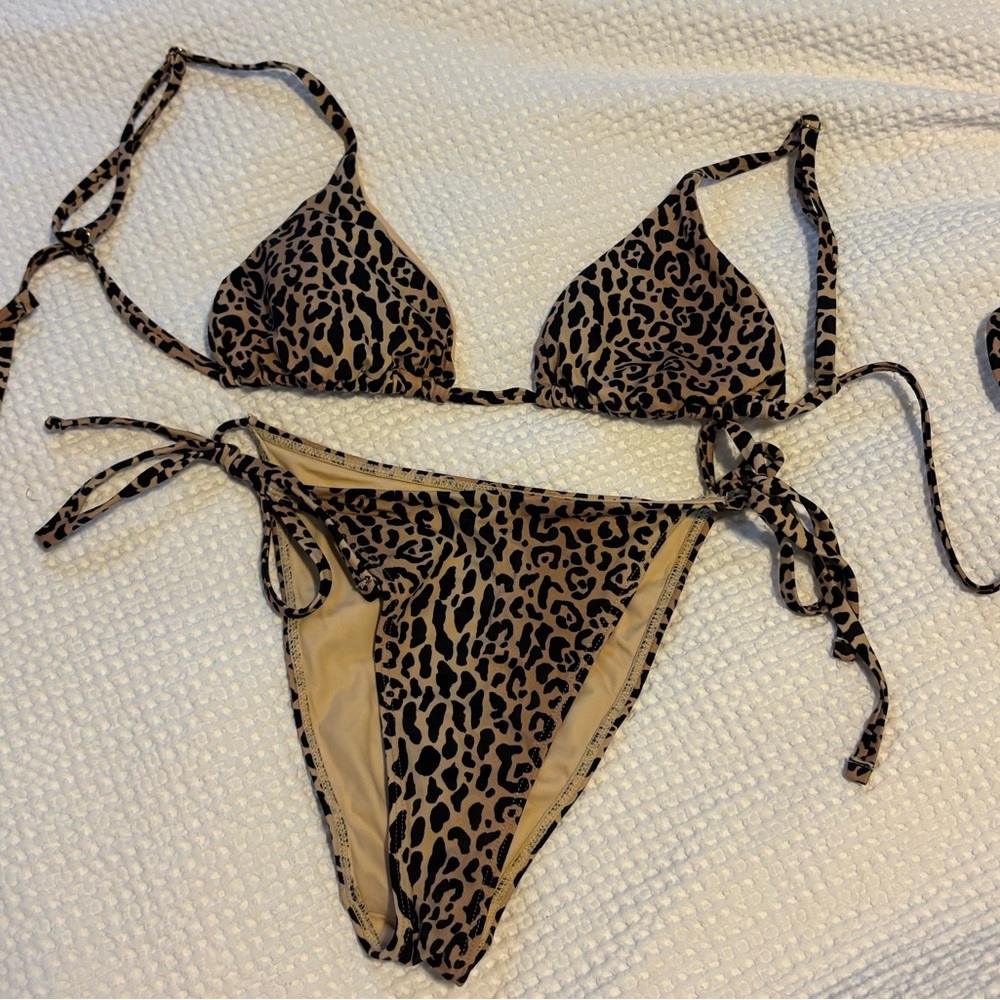 L.A. Hearts Cheetah print bikini size small bottoms medium top